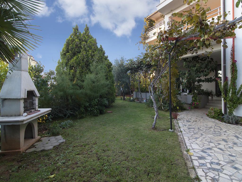 Apartments Ceja Near Sea Medulin Exterior foto